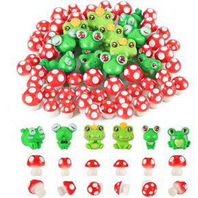 62pcs Mini Mushrooms and Frogs Bulk, Cute Miniature Resin Frogs Figures Resin Mushrooms Figurines Miniature Hide Animals Statue Tiny Ornament for Dollhouse Garden Decor Home Decorations