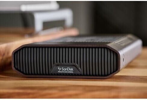 SanDisk Professional 18TB G-Drive Project Thunderbolt 3 External Hard Drive Bundle with PRO-Blade SSD Mag 1TB (2 Items) in Saudi Arabia