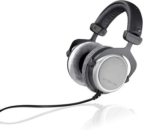مجموعة سماعات الرأس Beyerdynamic DT-880 Pro 250 أوم (490970) مع حقيبة صلبة مبطنة كاملة الحجم للسفر وحامل سماعة الرأس وقطعة قماش للتنظيف من الألياف الدقيقة in Saudi Arabia