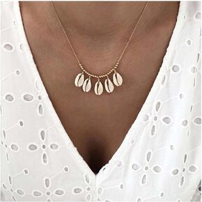 Boho Layered Shell Necklace Cowrie Pendant Necklace Multiple Sea Shell Dangle Necklace Choker Summer Beach Gold Necklace Chain Jewelry for Women and Girls