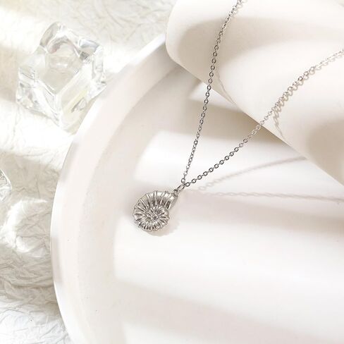 Stainless Steel 18K Gold Plated Conch Pearl Necklace Women,Ocean Jewelry Necklace Birthday Gifts for Women Girls in Saudi Arabia