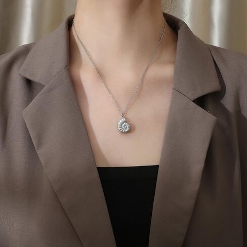 Stainless Steel 18K Gold Plated Conch Pearl Necklace Women,Ocean Jewelry Necklace Birthday Gifts for Women Girls in Saudi Arabia