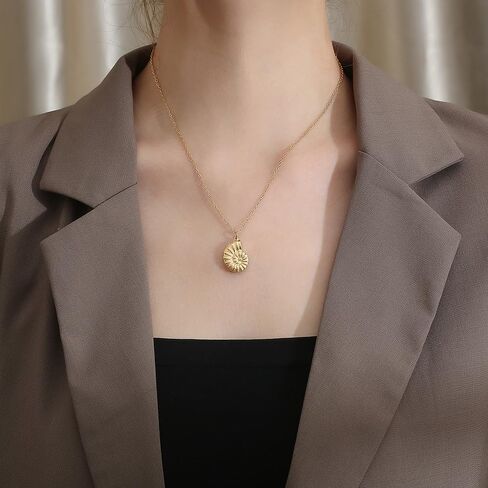 Stainless Steel 18K Gold Plated Conch Pearl Necklace Women,Ocean Jewelry Necklace Birthday Gifts for Women Girls in Saudi Arabia