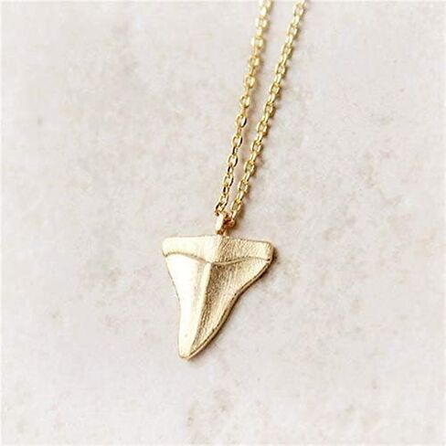 WLLAY Fashion Shark Tooth Pendant Necklace For Women Beach Jewelry in Saudi Arabia