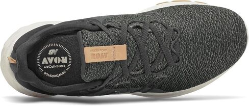 حذاء رياضي نسائي جديد من الفوم Roav V2 من New Balance in Kuwait