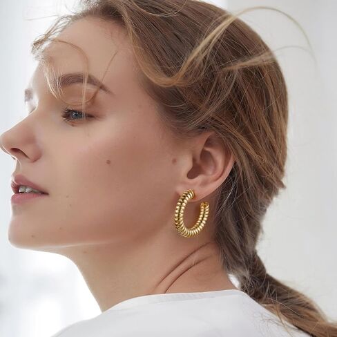 مجموعة أقراط دائرية ذهبية للنساء والفتيات، مجموعة متعددة من أقراط اللؤلؤ، أقراط متدلية أنيقة على شكل قطرة أقراط بوهو مناسبة كهدية لحفلات أعياد الميلاد in Kuwait