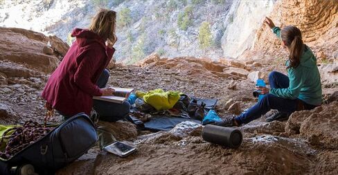 Braven 604202613 BRV-360 - مكبر صوت محمول مقاوم للماء - تقنية بلوتوث اللاسلكية - مكبر صوت 360 درجة - أحمر in Saudi Arabia