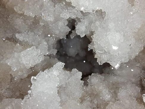Break Your Own Geodes! BOX SET WITH HAMMER | Raw, Uncut Crystal Geode Specimens | MEDIUM Size | Sparkly White Crystal Geodes (8) in Saudi Arabia