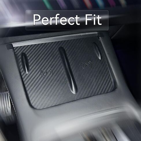 حصيرة شحن لاسلكية لوحدة التحكم المركزية، وسادة سيليكون مقاومة للماء، لمسة نهائية من ألياف الكربون الصناعية المضادة للانزلاق، متوافقة مع طراز Tesla 3 21-23 موديل Y 21-24، ملحقات داخلية 2 حافظة مفاتيح للبطاقة in Kuwait