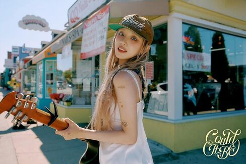 (G) I-DLE YUQI YUQ1 1st Mini Album CD+Booklet+Lyric Book+Photocard+Tracking Sealed GI-DLE GIDLE 宋雨琦 (Standard Rabbit Version) in Saudi Arabia
