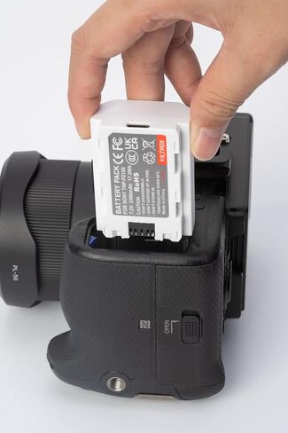 مجموعة بطارية بديلة VILTROX 2400 مللي أمبير في الساعة لكاميرا سوني، عبوتان بطارية NP-FZ100 مع كابل من النوع C لسوني A7 IV، A7R V، A7S III، A7C، FX3، FX30، A6600، A6700، ZV-E1، A1، A9، A9 ثانيا in Saudi Arabia