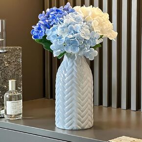 Ceramic Vase, 8 Inch Flower Vase for Home Decor, Small Modern Decorative Vases for Flowers Pampas Grass, Table Centerpieces, Shelf Bookshelf, Mantel, Entryway (Black)