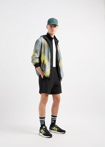 تي شيرت رجالي من A｜X ARMANI EXCHANGE مصنوع من القطن بمقاس عادي وشعار صندوق متدرج صغير على الصدر in Saudi Arabia