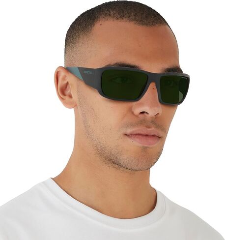 نظارات ARNETTE للرجال بإطار أسود غير لامع، عدسات رمادية داكنة، 64 ملم in Saudi Arabia