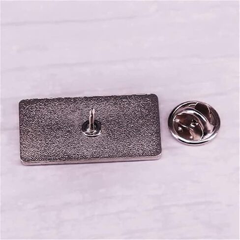 BASED ON THE NOVEL BY STEPHEN KING Brooch Horror Suspense Science Fiction American Author Badge Enamel Lapel Pin with Letters Metal Jewelry Gift Suitable for Hat Jacket Canvas Bag, Alloy Steel, no in Kuwait