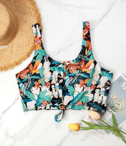 طقم بيكيني نسائي برقبة واسعة وعقدة أمامية قصيرة وخصر عالٍ ومطبوع من الأسفل مطبوع عليه تانكيني رياضي in Kuwait