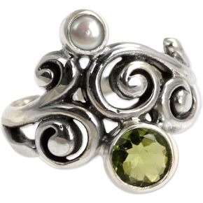NOVICA Artisan Handmade Peridot Cultured Freshwater Pearl Cocktail Ring .925 Sterling Silver Green White Indonesia Flash Birthstone 'Cloud Song'