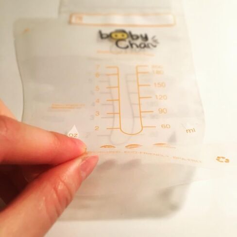 Baby Chan Breast Milk Storage Bags, 100 Count (2 Packs of 50 Bags) with Double Zipper Seal and Convenient Pour Spout, Excellent for Storing and Freezing Breastmilk, Pre-sterilized, BPA and BPS-Free in Saudi Arabia