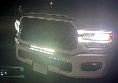 مجموعة شريط إضاءة LED مقاس 20 بوصة من iJDMTOY، متوافقة مع دودج رام 2500 3500 2020، تتضمن شريط إضاءة LED نحيف للغاية بقدرة 54 وات، وأقواس تثبيت ممتصة للصدمات/الشواية، وسلك ترحيل مفتاح التشغيل/الإيقاف in Saudi Arabia