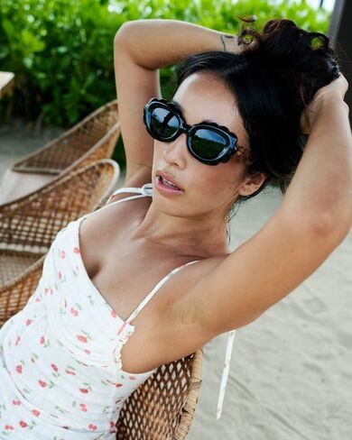 I-SEA Women's Sunglasses - Golden Hour in Saudi Arabia