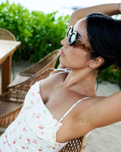 I-SEA Women's Sunglasses - Golden Hour in Saudi Arabia