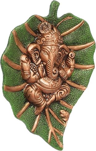 اللورد غانيشا على الورقة الخضراء in Kuwait