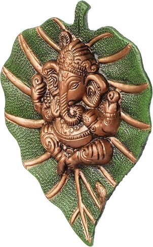 اللورد غانيشا على الورقة الخضراء in Kuwait