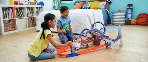 Hot Wheels Toy Car Track Set, RacerVerse Spider-Man’s Web-Slinging Speedway, Competitive Race with 2 Die-Cast Vehicles: Spider-Man & Black Panther in Saudi Arabia