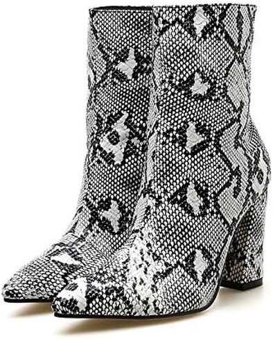 أحذية نسائية مدببة للكاحل مع كعب عريض في حذاء بطبعة جلد الثعبان in Kuwait