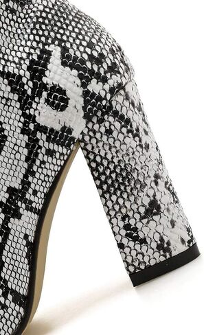 أحذية نسائية مدببة للكاحل مع كعب عريض في حذاء بطبعة جلد الثعبان in Kuwait