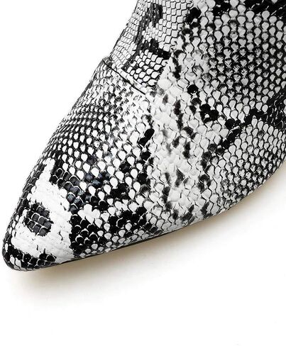 أحذية نسائية مدببة للكاحل مع كعب عريض في حذاء بطبعة جلد الثعبان in Kuwait