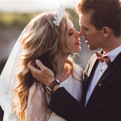 Chanaco زفاف العروس تاج الحجاب الدانتيل للنساء وصيفة الشرف، كريستال تيارا والحجاب الأبيض للفتيات حفلة العازبة، الأميرة أحجار الراين تاج وحجاب الشعر مجموعة اكسسوارات للاستحمام الزفاف in Kuwait