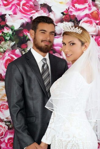 مجموعة إكسسوارات شعر العروس التيجان والأقراط والقلائد من Ever Girl in Kuwait