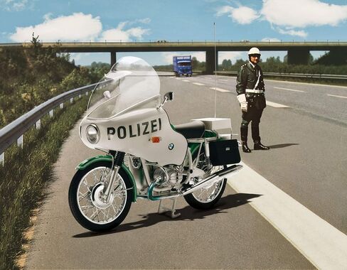 ريفيل RV07940 1:8 - مجموعة نماذج بلاستيكية للشرطة BMW R75/5، متعددة الألوان، 1/8 in Saudi Arabia