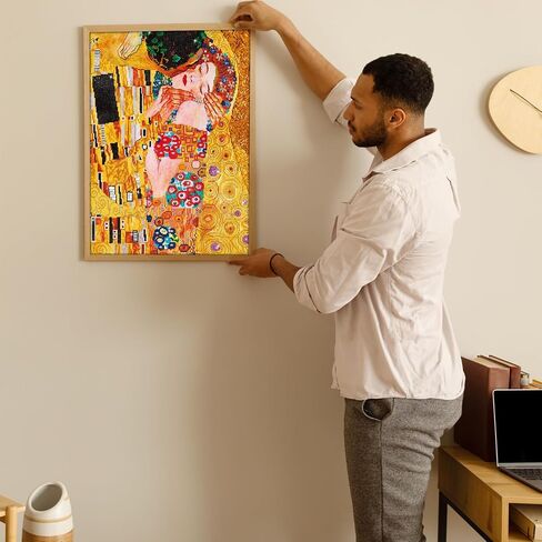 DIAMOND DOTZ ® - القبلة (Klimt)، الحفر الجزئي، Dotz المستديرة، مجموعات الرسم الماسي، مجموعات الفن الماسي للبالغين، فن الأحجار الكريمة، فن الماس، أطقم، 28 بوصة × 22 بوصة in Saudi Arabia