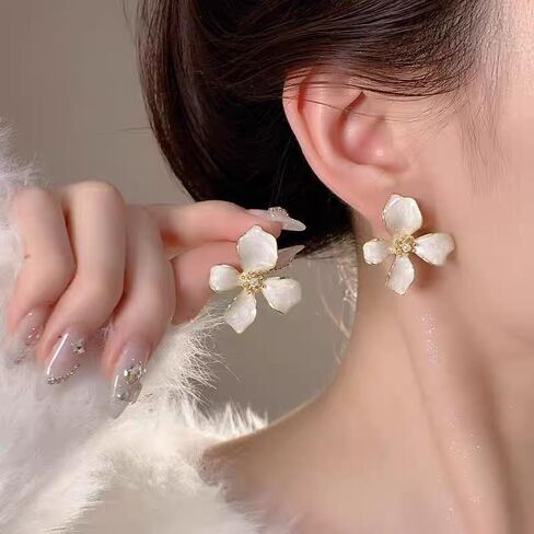 Flower Stud Earrings Cute Shimmer Flower Drop Earrings Trendy Fashion Pearl Statement Earrings Chic Sweet Enamel Floral Earrings for Women Mom Holiday Wedding Birthday Jewelry Gift in Saudi Arabia