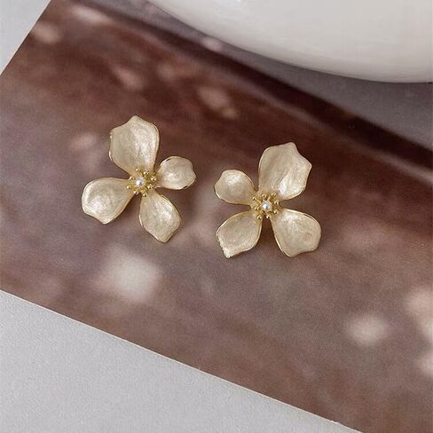 Flower Stud Earrings Cute Shimmer Flower Drop Earrings Trendy Fashion Pearl Statement Earrings Chic Sweet Enamel Floral Earrings for Women Mom Holiday Wedding Birthday Jewelry Gift in Saudi Arabia