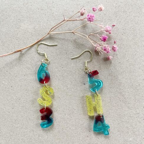 Szecl قالب أقراط الأبجدية الصغيرة 36 ​​تجاويف رقم الرسالة قالب السيليكون مع 2 ثقب مزيج القرط قلادة سوار DIY قلادة سحر الديكور قوالب راتنجات الايبوكسي القابلة لإعادة الاستخدام أداة صنع المجوهرات in Kuwait