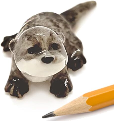 تماثيل قضاعة البحر باللون الرمادي بطول ½ بوصة - فخار فني صغير على شكل حيوانات قابل للجمع - بيت دمية مصغر وديكور طاولة بورسلين طبق الأصل مثالي للهدايا والتذكارات in Kuwait