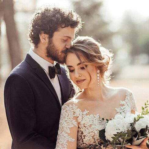 6 أزواج من أقراط اللؤلؤ الطويلة من LOLIAS للنساء مجموعة أقراط متدلية من اللؤلؤ المطلي بالذهب/الفضة لحفلات الزفاف وأقراط شرابة من اللؤلؤ لحفلات الزفاف هدية عيد الميلاد in Kuwait