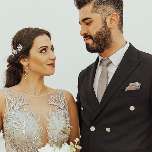 6 أزواج من أقراط اللؤلؤ الطويلة من LOLIAS للنساء مجموعة أقراط متدلية من اللؤلؤ المطلي بالذهب/الفضة لحفلات الزفاف وأقراط شرابة من اللؤلؤ لحفلات الزفاف هدية عيد الميلاد in Kuwait