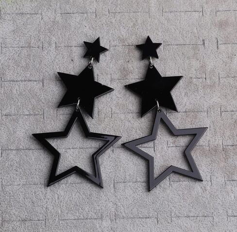 Exaggerated Neon Star Earrings Acrylic Big Star Drop Dangle Pentagram Geometric Earrings for Women 80s Jewelry in Saudi Arabia