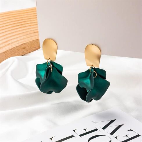 Chic Elegant Boho Red Rose Petal Dangle Resin Earrings Drop Acrylic Tiered Matte Flower Earrings Statement Exaggerated Floral Tassel Earrings for Women Girls in Saudi Arabia