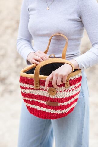 Bold Art Sisal Handwoven Beach Bag, Lightweight Market Basket with Leather Strap Handles and Button Closure, Large Straw Purse Suitable for Travel, Handmade Summer Tote Handbag for Women in Saudi Arabia