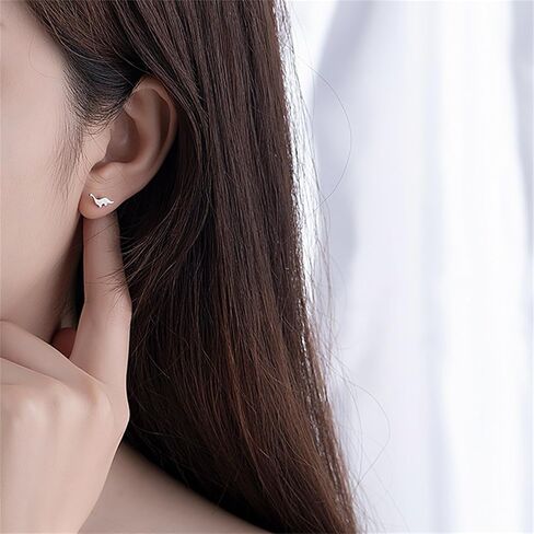 أقراط ديناصور صغيرة للنساء في سن المراهقة والأطفال الفتيات مطلية بالذهب والفضة سحر بسيط لطيف صغير برونتوصور التنين الحيوان أقراط صغيرة لحفلات أعياد الميلاد هدايا مجوهرات عصرية يومية in Kuwait