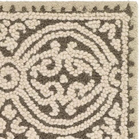 سجادة SAFAVIEH Cambridge Collection Runner - 2'6" x 6'، عاجي وكحلي، صوف مغربي مصنوع يدويًا، مثالية للمناطق ذات حركة المرور العالية في غرفة المعيشة وغرفة النوم (CAM232B) in Saudi Arabia