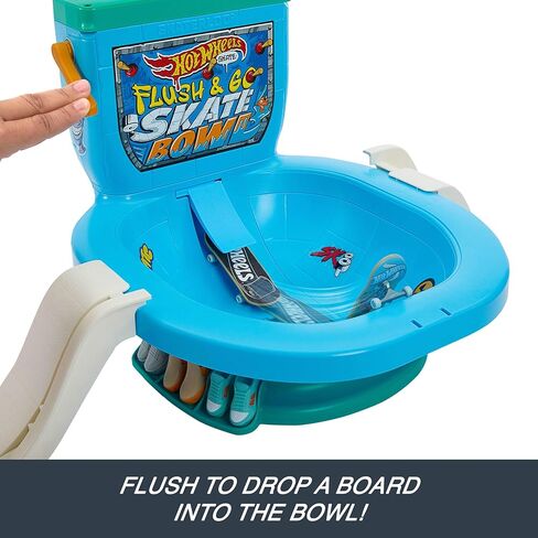 مجموعة تزلج على شكل لوح أصابع للمرحاض من Hot Wheels، حديقة تزلج Flush & Go مع لوحة واحدة حصرية، زوج واحد من أحذية التزلج القابلة للإزالة وورقة لاصقة in Kuwait