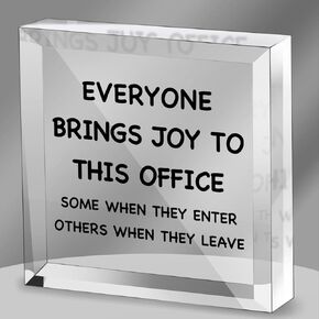لافتات زخرفية ملهمة من الأكريليك للمكتب - فن سطح المكتب وديكور سطح المكتب المنزلي - الجميع يجلب السعادة لهذا المكتب (4 × 4 بوصات) in Kuwait
