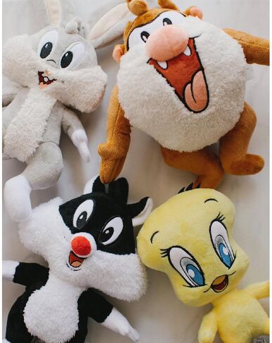 Buckle-Down Dog Toy, Looney Tunes, Plush Squeaker Bugs Bunny Full Body (DTPT-LTBBQ),8" x 6" in Saudi Arabia