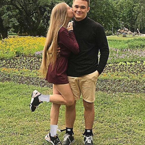 4 قطع من الجوارب للزوجين، جوارب متوسطة الأنبوب، جوارب دمية مغناطيسية ثلاثية الأبعاد in Kuwait